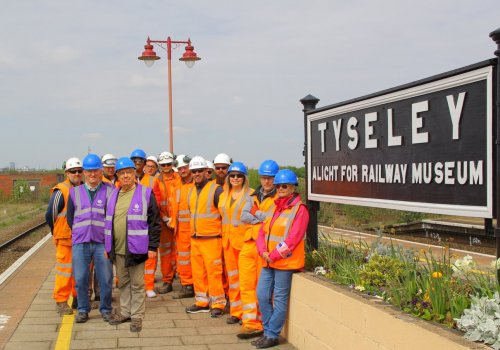 Tyseley Railway Station volunteers find new sponsor… who helps with heavy lifting! cover image